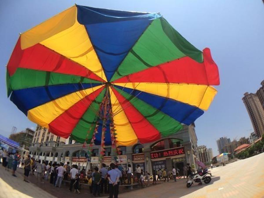 The World’s biggest umbrella !