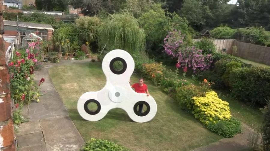 Worlds Biggest Fidget Spinner !