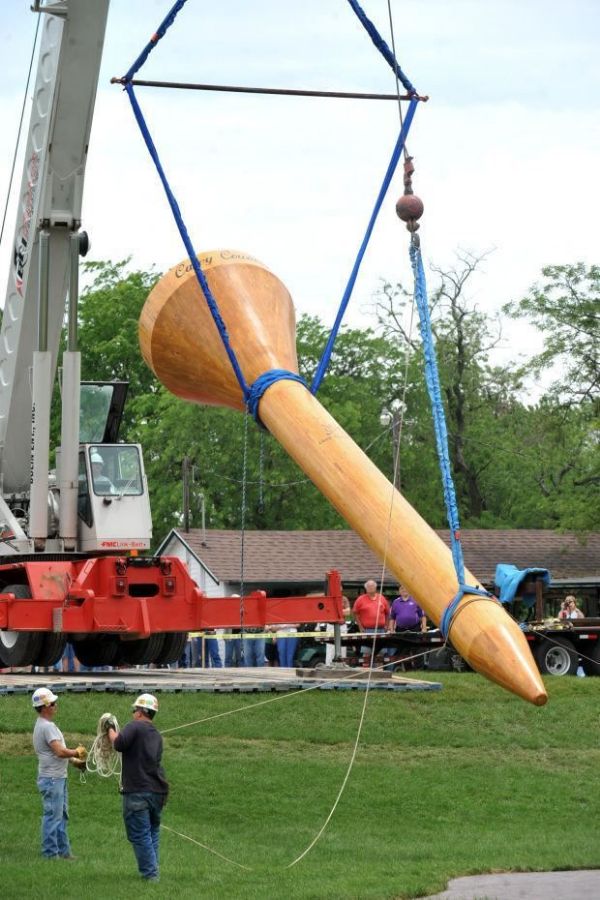 World’s Biggest Golf Tee!